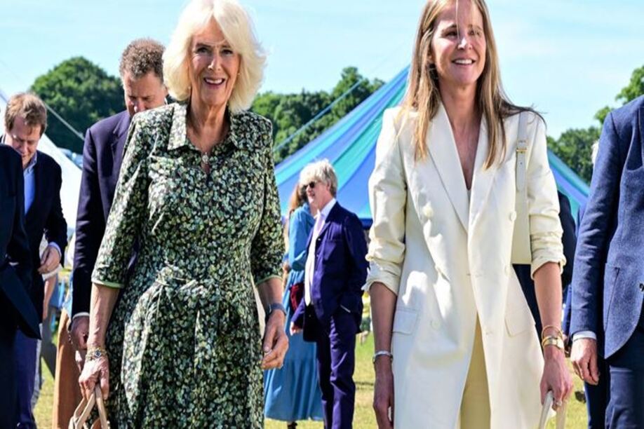 Η Camilla Parker Bowles φόρεσε την πιο διάσημη τσάντα του οίκου Bottega Veneta