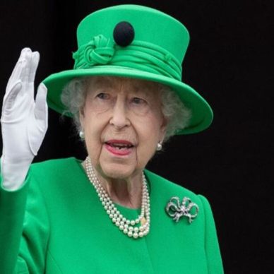 Βασίλισσα Ελισάβετ: Με νέο look μετά από δεκαετίες
