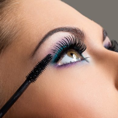 Μπλε Eyeliner: Τόλμησε Ένα Κομψό Και Δυναμικό Λουκ