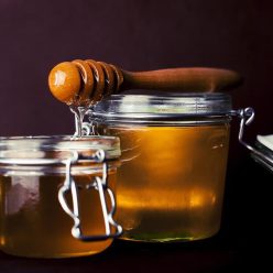 Αφράτα κουλουράκια και χωρίς ζάχαρη! Αυτά τα μελένια κουλουράκια είναι ότι πρέπει.