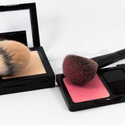 make-up-g9c90dbf42_1920