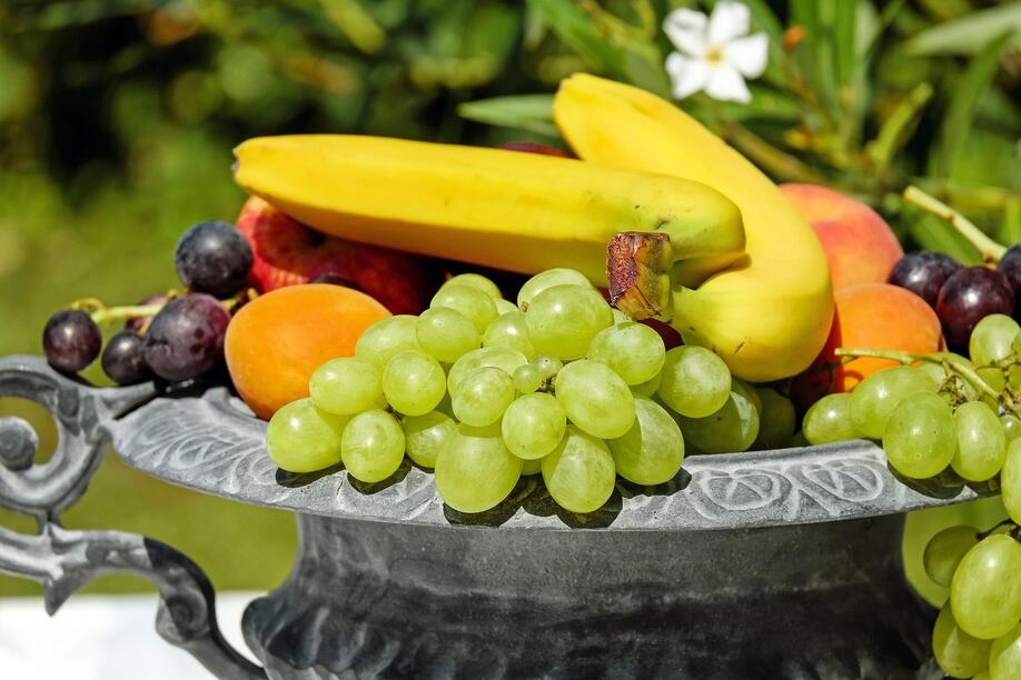 Τα φρούτα που βοηθούν να αποκτήσετε λαμπερό δέρμα