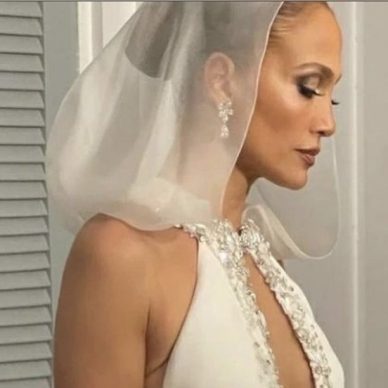 Πόσο κόστισαν τα κοσμήματα της JLo που φόρεσε στον γάμο της