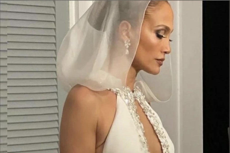 Πόσο κόστισαν τα κοσμήματα της JLo που φόρεσε στον γάμο της
