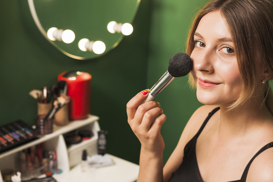 Μακιγιάζ για ευαίσθητο δέρμα: Απαλή και αποτελεσματική ρουτίνα