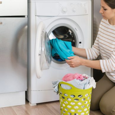 Πως να χρησιμοποιήσετε χλωρίνη στο πλυντήριο ρούχων