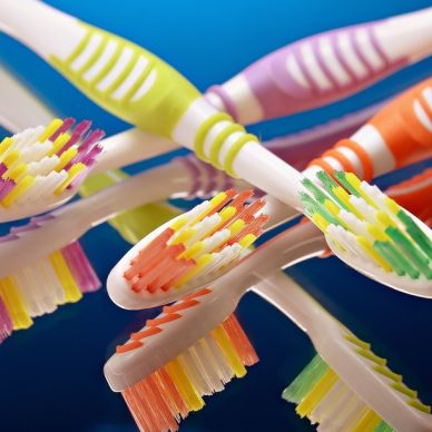 Τι μπορείς να καθαρίσεις με την παλιά σου οδοντόβουρτσα