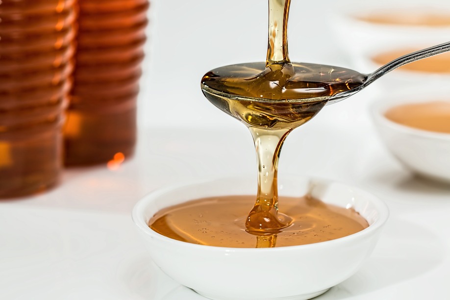 Ζαχαρώνει το μέλι; Το κόλπο για να το ξανακάνετε λείο