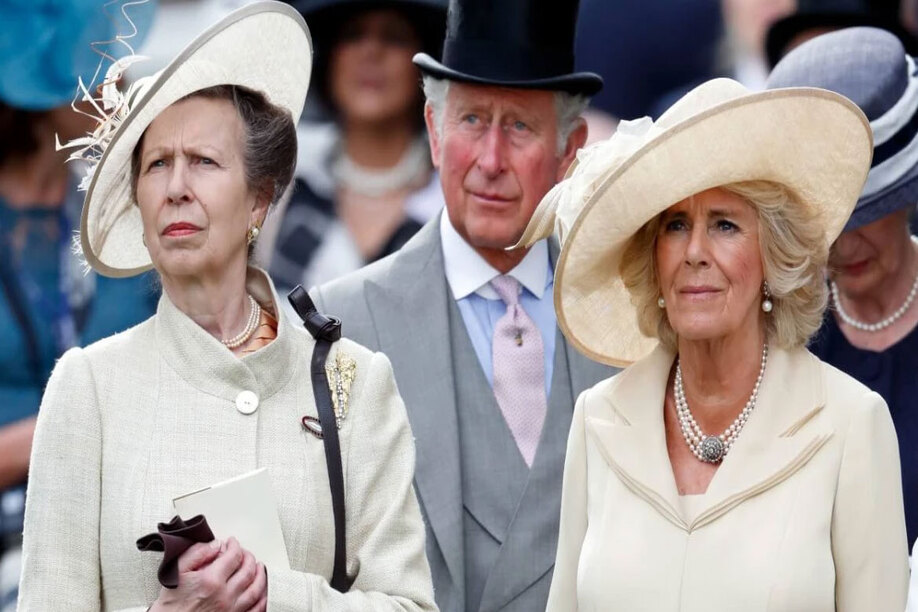 Ένταση ανάμεσα στην πριγκίπισσα Άννα και τη βασίλισσα Camilla: «Δεν είσαι η βασίλισσα»