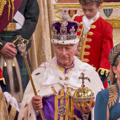 God Save the King: Στέφθηκε βασιλιάς ο Κάρολος – Νέα εποχή για τη βρετανική μοναρχία