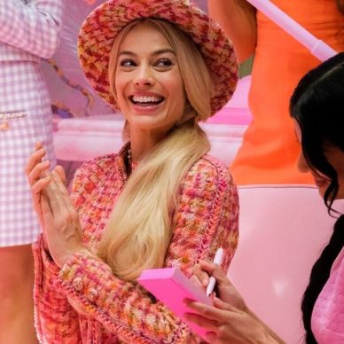 Barbie: Τα looks της πιο ροζ ταινίας έχουν την υπογραφή του οίκου Chanel