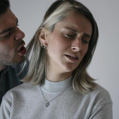 Micro cheating: Μήπως απατάς το σύντροφό σου χωρίς να το καταλαβαίνεις;