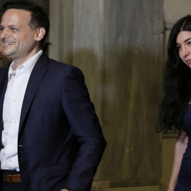 Χάρης Δούκας: Ο νέος δήμαρχος της Αθήνας έκανε το επόμενο βήμα στη σχέση του με την 28χρονη σύντροφό του