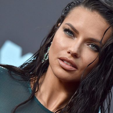 H Adriana Lima απαντά στις φήμες για αποτυχημένο λίφτινγκ: «Είμαι μια κουρασμένη μαμά»