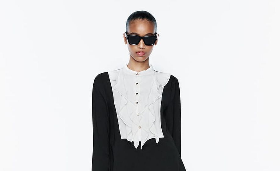 Το Στιλάτο Μαύρο-Λευκό Φόρεμα από τα Zara