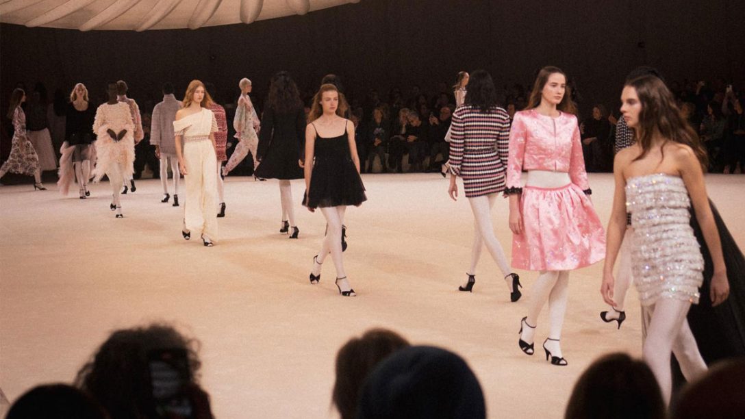 Chanel: Η haute couture SS24 συλλογή του οίκου ήταν εμπνευσμένη από τον κόσμο του μπαλέτου
