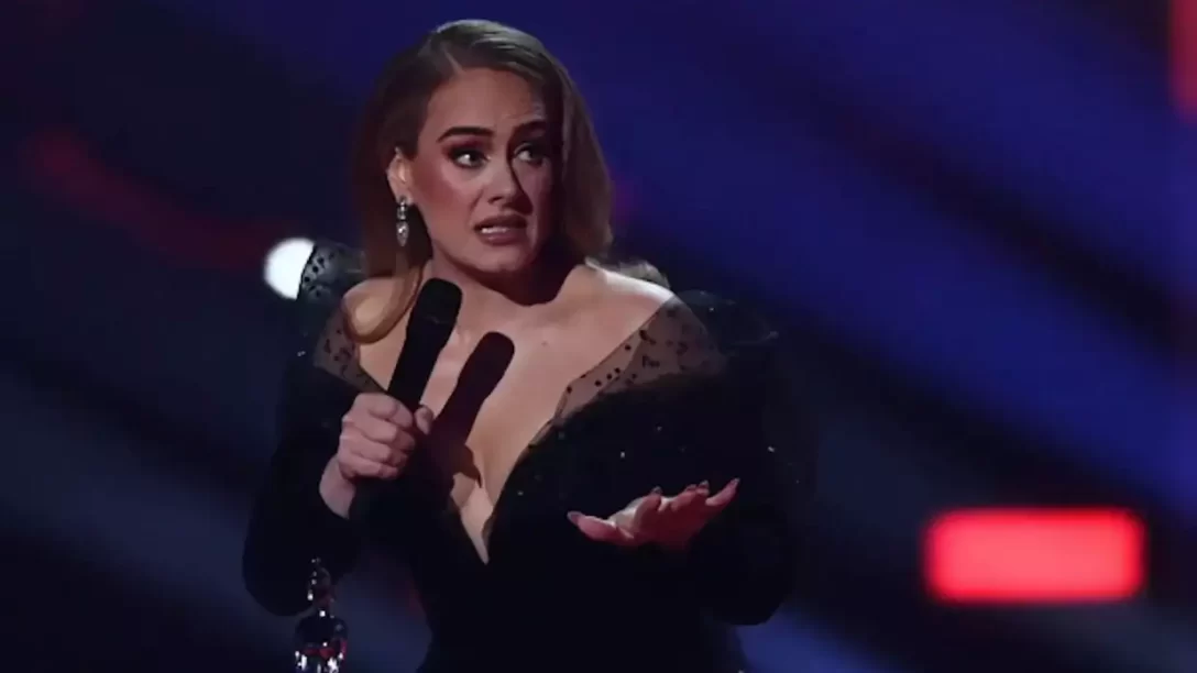 Adele: «Είμαι άρρωστη δυστυχώς έχει επηρεάσει τη φωνή μου ακυρώνω συναυλίες»