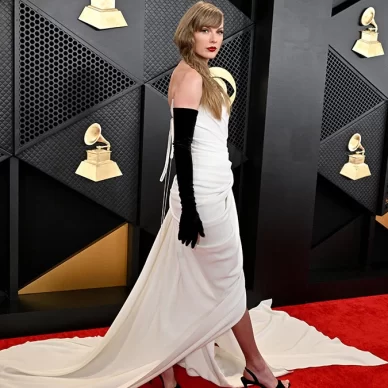 Grammy Awards 2024: Οι εμφανίσεις που ξεχώρισαν στο κόκκινο χαλί