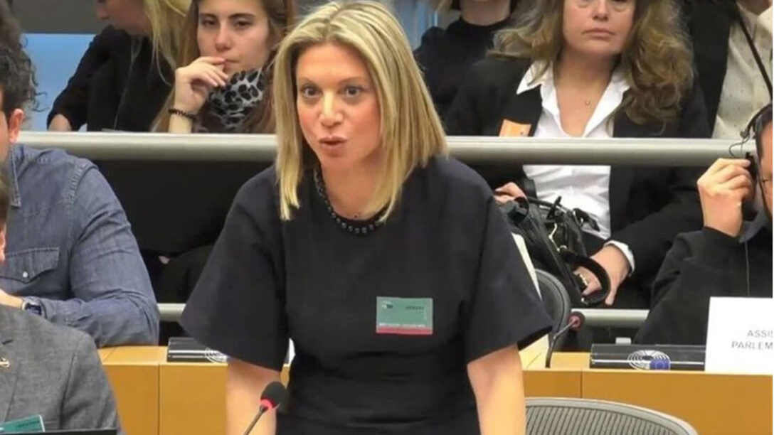 Τέμπη: Καθήλωσε η Μαρία Καρυστιανού με τον λόγο της στην Ευρωβουλή. Δείτε video