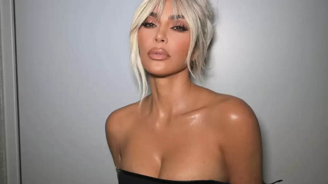 Kim Kardashian: Στην τελευταία της φωτογράφιση έχει τα μαλλιά της πλεξούδες που μοιάζουν με υφαντό