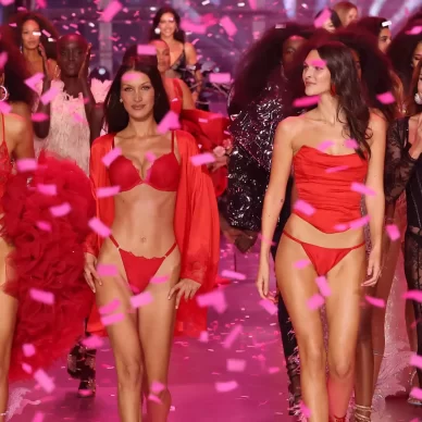 Victoria’s Secret: Το φαντασμαγορικό show επέστρεψε και ήταν όσο iconic θέλαμε!