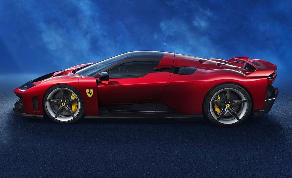 Ιπτάμενη νέα υπερ-Ferrari F80 με 1.200 άλογα (+video)