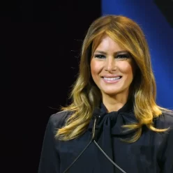 melania trump portreto