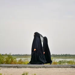 iran-gynaikes-hijab