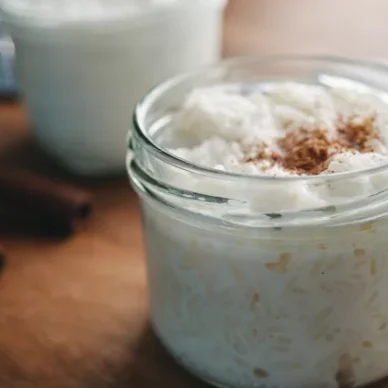 “Πρωτεϊνικό ρυζόγαλο εξπρές – τρία υλικά, μέγιστη γεύση”