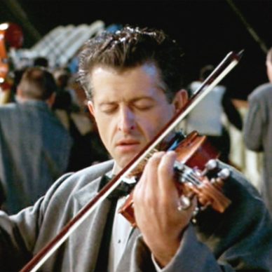 Τιτανικός: Πουλήθηκε το βιολί από την ταινία του Τζέιμς Κάμερον, που έπαιζε όσο το πλοίο βυθιζόταν – Το υπέρογκο ποσό