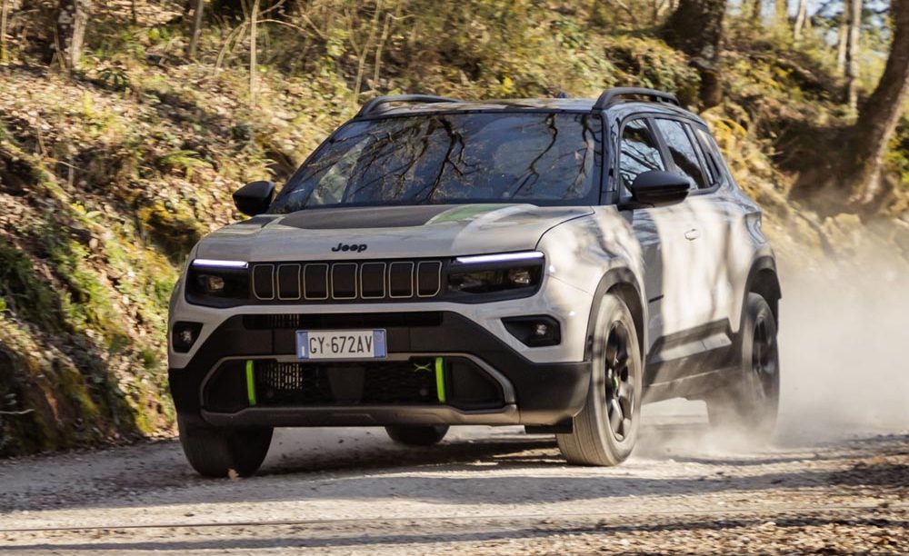 Jeepάρα έτοιμη για παραγγελία το νέο Avenger 4xe