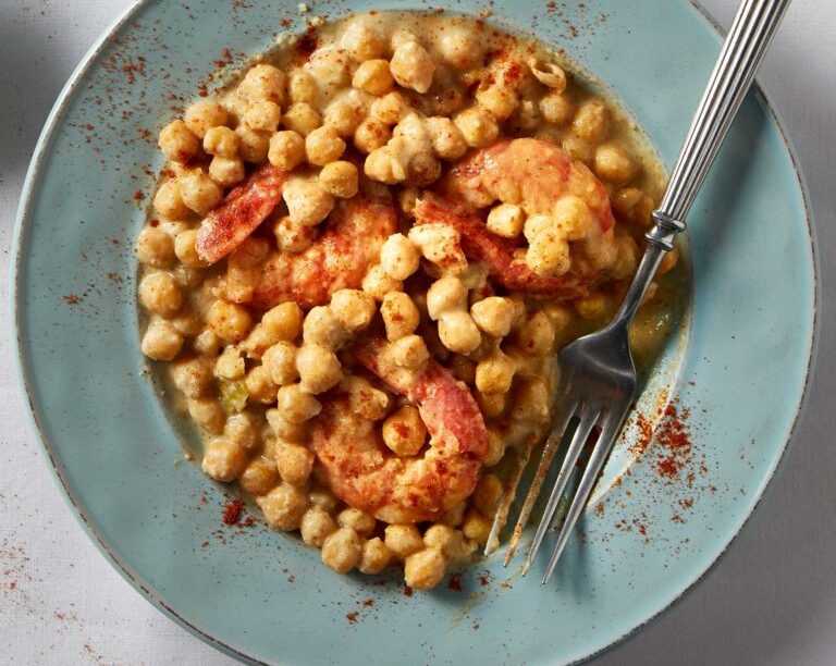 Γαρίδες πικάντικες με ρεβύθια και ταχίνι