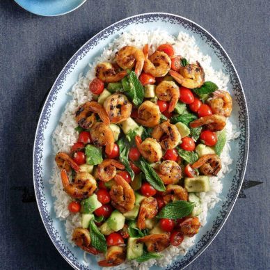 Γαρίδες με αβοκάντο, ντοματίνια και δυόσμο