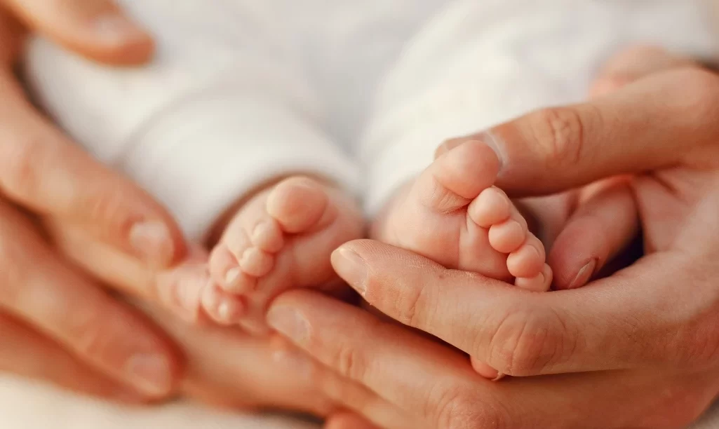 Γεννήθηκε το πρώτο μωρό στον κόσμο μέσω εξωσωματικής γονιμοποίησης με τη βοήθεια του ΑΙ