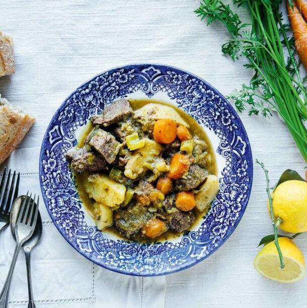 Μοσχαράκι με λαχανικά λεμονάτο στην κατσαρόλα