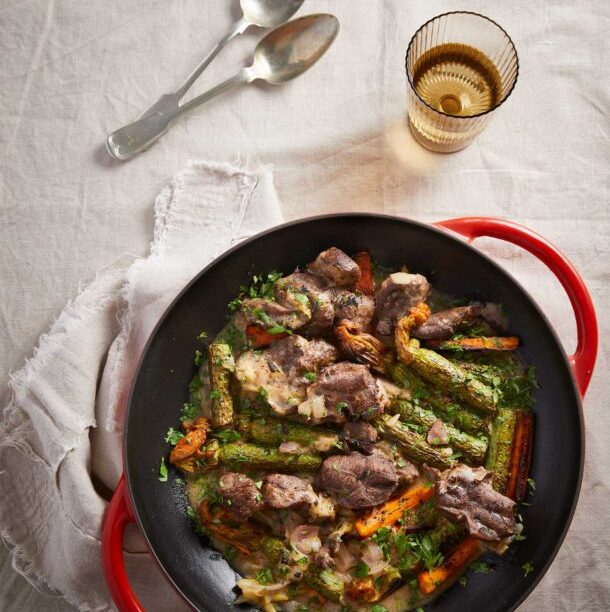 Μοσχάρι λεμονάτο με κολοκυθάκια