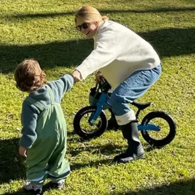 Τζένη Μπαλατσινού: Η φωτογραφία με τον 4,5 ετών Κικίλια junior και η βόλτα στην εξοχή