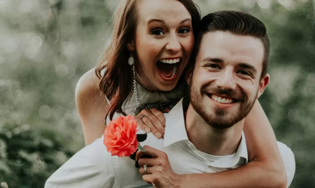 Αυτά τα 5 ζώδια θα κάνουν το επόμενο βήμα στη σχέση τους το 2025