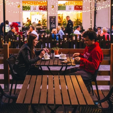 3 ζώδια που πραγματικά φοβούνται τα πρώτα ραντεβού