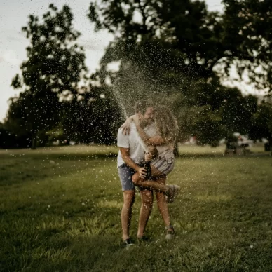 3 ζώδια που προσφέρουν πολλά περισσότερα στις σχέσεις τους, αλλά παίρνουν πίσω πολύ λιγότερα