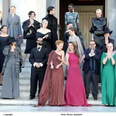 Vassilis Zoulias: Η συλλογή “Πρώτη Κυρία” παρουσιάστηκε με ένα μαγικό show στο Δημοτικό Θέατρο Πειραιά!