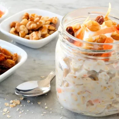 Βρώμη από το βράδυ με γεύση carrot cake – Ένα κρεμώδες πρωινό πλούσιο σε ω-3 λιπαρά