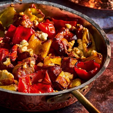 Χοιρινό με πιπεριές και φέτα