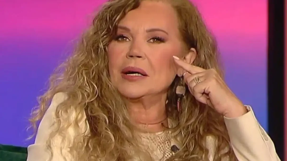 Ελένη Δήμου: «Στον άντρα μου δεν αρέσει να βάφομαι και να κουρεύομαι» – Ο θάνατος που τους έφερε κοντά