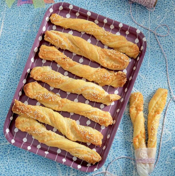 Κριτσίνια σφολιάτας με κεφαλογραβιέρα