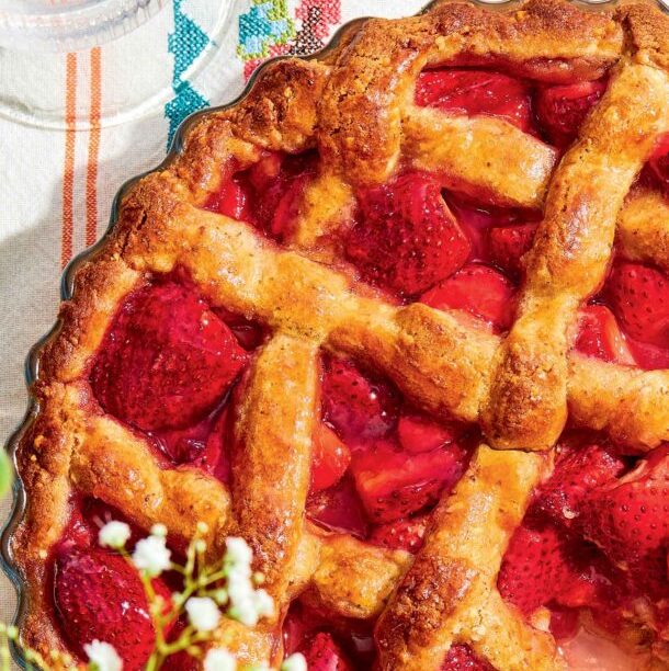 Τάρτα με φράουλες, αμύγδαλα και μπαχαρικά