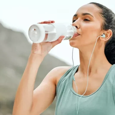 5 συμπτώματα που δείχνουν πως ο οργανισμός μας έχει αφυδατωθεί