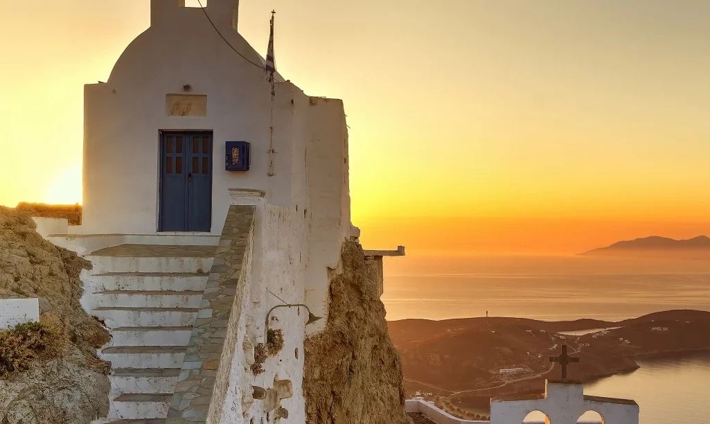 Σέριφος: 5 στάσεις που επιβάλλεται να κάνεις στο «διαμάντι» του Αιγαίου