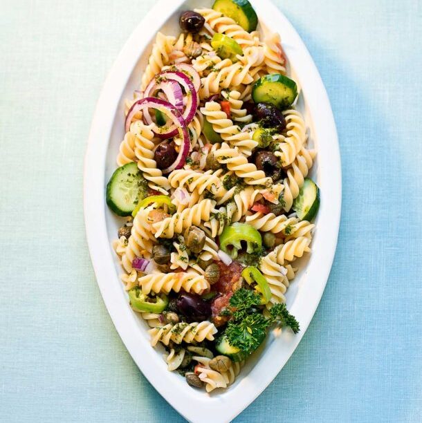 Χωριάτικη σαλάτα με βίδες