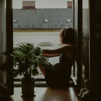 Οι νέοι δεν είναι πλέον χαρούμενοι, σύμφωνα με παγκόσμια έρευνα